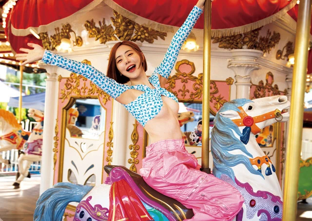 浅草花やしきで撮影した１枚　写真集『Candid』（撮影／ND CHOW）より