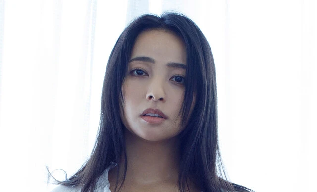 悪女役に不倫妻役もこなす実力派女優・水崎綾女、週プレで3年ぶりの濃厚撮り下ろし！