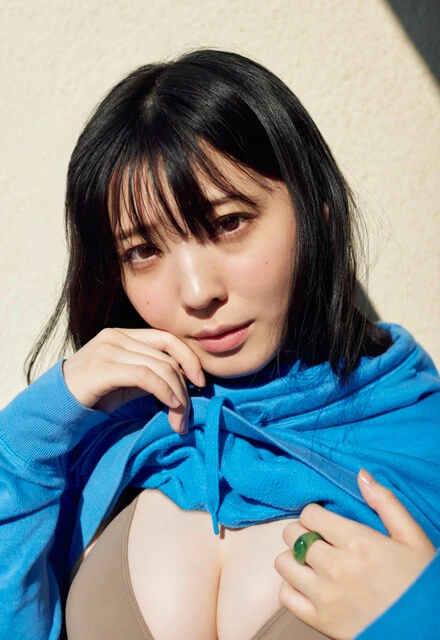 『週刊プレイボーイ』のグラビアに登場した紫藤るい