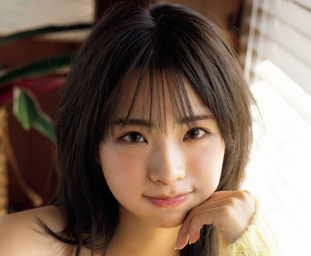 「制コレ22」グラビア賞のスレンダー美女・麻生果恩が週プレに水着で初登場！「子供の頃から成長が早すぎて心配されてました」