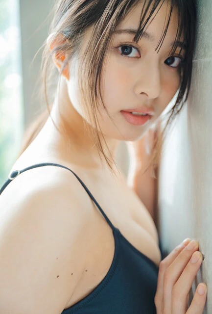 『週刊プレイボーイ』のグラビアに登場した行天優莉奈