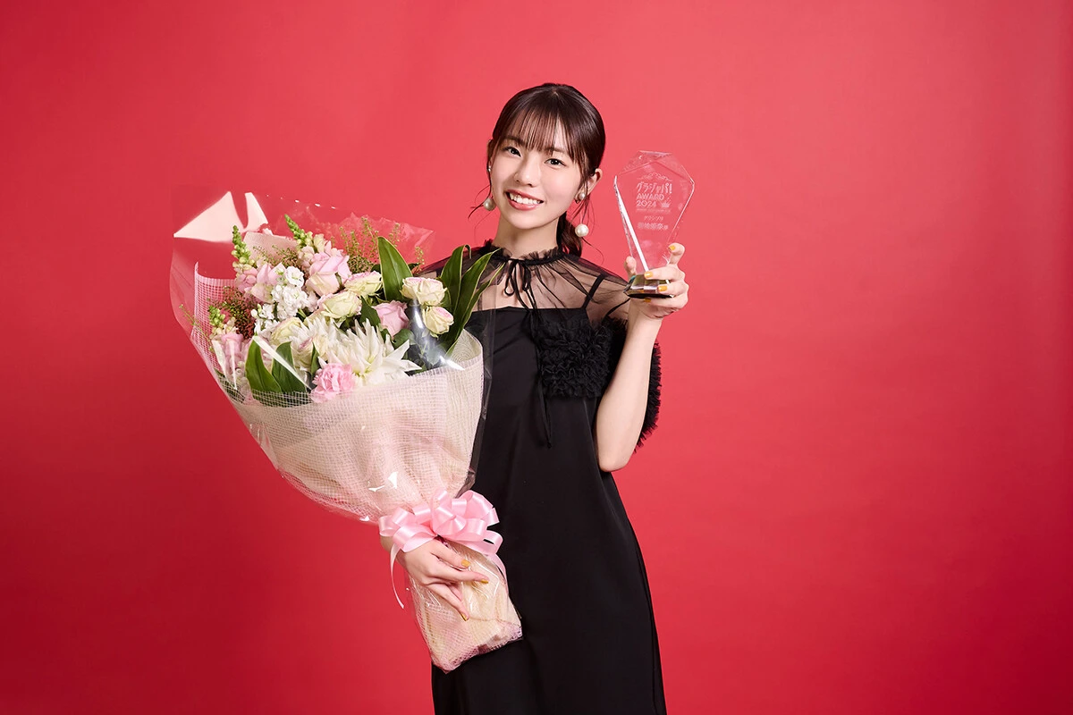 不動の人気を誇る令和のグラビア女王・菊地姫奈。前代未聞のアワード2連覇を達成！【グラジャパ！ AWARD2024】