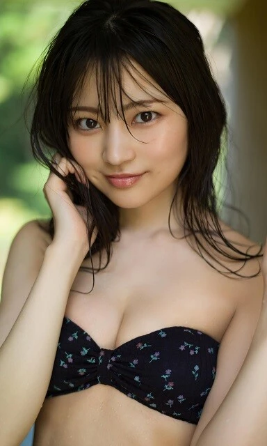 宇咲(#ババババンビ)デジタル写真集『桃色ベイビー』/撮影:細居幸次郎