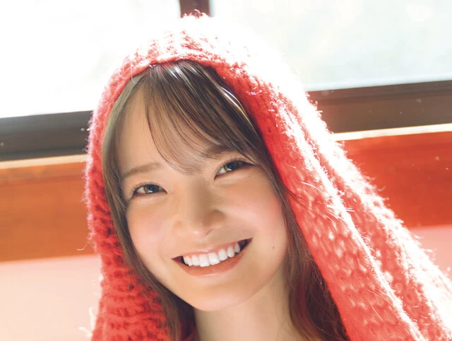 女優・新谷姫加が週プレで約1年ぶりの水着グラビア撮り下ろし！「生クリームは飲み物です」