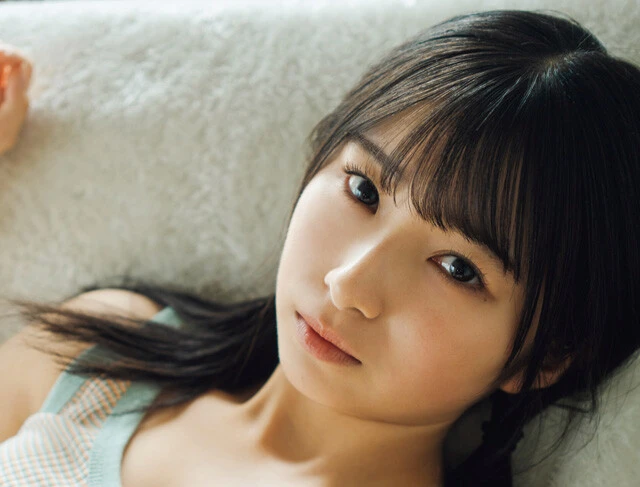 秋元康プロデュースのアイドルグループに加入した17歳・CHOCOが初ソログラビアに挑戦