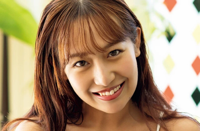 "神ぱい"と噂の注目新人・神木玲美が初の本格グラビアを披露「胸にチップを挟まれるとお客さんが心配になります」