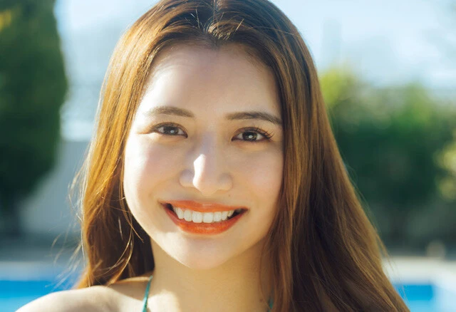 〝肩書が多すぎる美女〟藤渡小百合が初グラビアに挑戦！「人生の中でトップ3に入るくらい寒かったです（笑）」