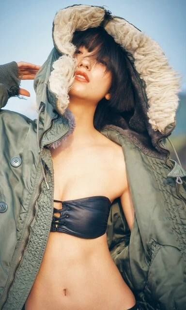 工藤美桜デジタル写真集『夏の扉』／撮影：岡本武志