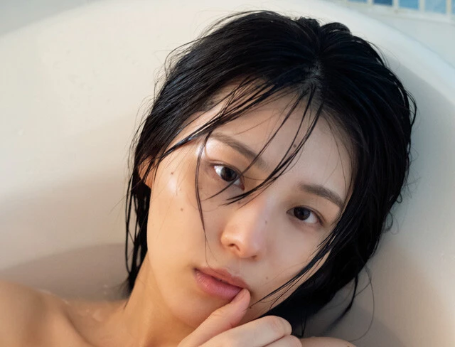 相楽伊織がデビュー10周年に"本人史上最高露出"の1st写真集をリリース「"爽やかで清楚"というイメージから脱却して『解放』がかなう写真集に」