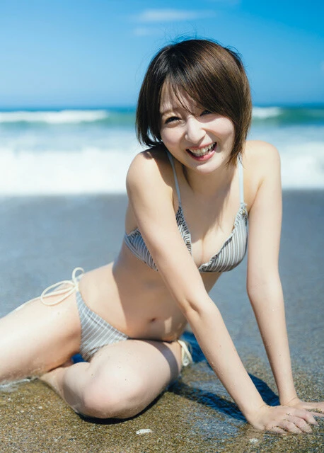 『週刊プレイボーイ』のグラビアに登場したこばしり。