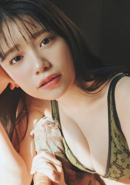 『週刊プレイボーイ』のグラビアに登場したあかせあかり