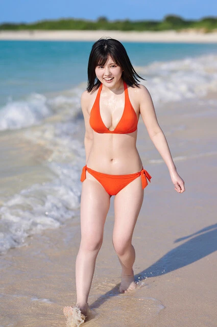 +Special『進化する完熟フレッシュな水着』(撮影/熊谷貫)