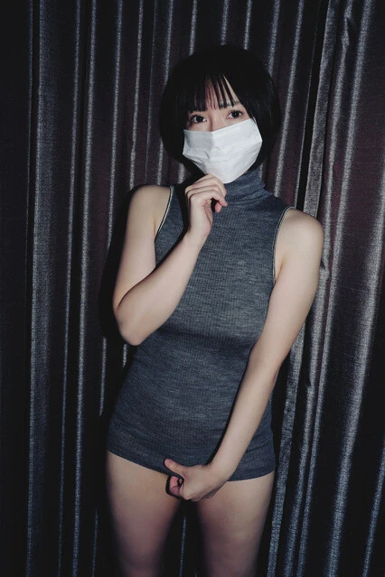 『週刊プレイボーイ』のグラビアに登場した丸の内OLレイナ