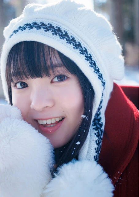 2024年3月のベストセラー1位は楡井希実! 『週プレ グラジャパ!』で最も売れている写真集ベスト10