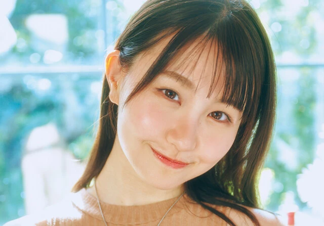 SNSの1枚の写真から大抜擢！　王道系アイドル・深江有恵が初水着グラビアに挑戦「ちょっと割れた腹筋を見てください」