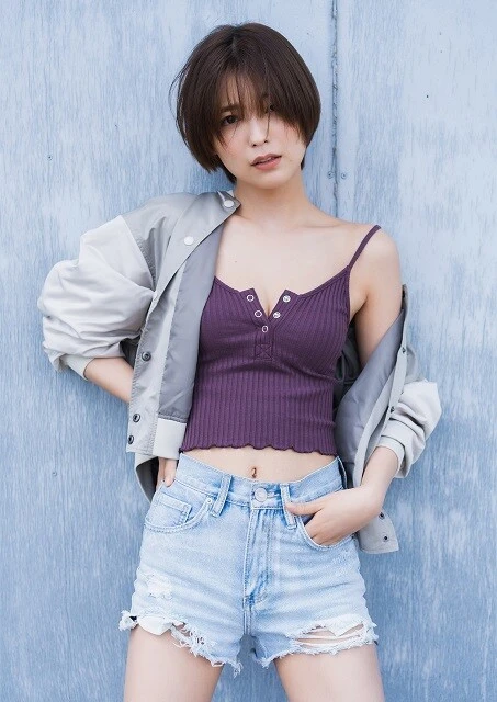 工藤美桜デジタル写真集『後ろ髪は引かれない』／撮影：HIROKAZU