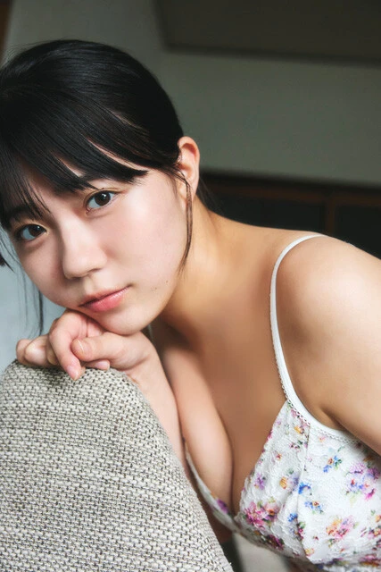 『週刊プレイボーイ』のグラビアに登場した工藤理子