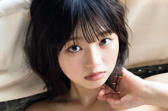 「ミスオリエンタル2023」で8冠受賞の蒔埜（まきの）ひな「家の鏡でグラビアポーズの練習をしてきました！」