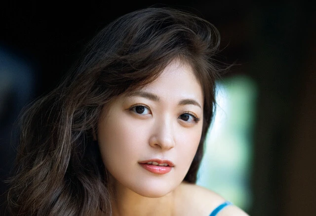 「元祖100㎝バスト」の"爆乳"グラドル・柳瀬さき、デビュー10周年で週プレに登場！