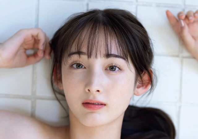 バリバリ関西弁の現役女子大生、菜那セシルが初水着グラビアに挑戦！