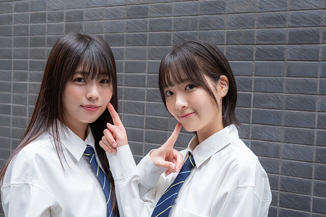 左から西村瑠香、古松華