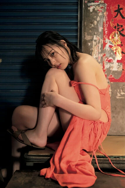 写真集『浮泳夢』（撮影／佐藤裕之）