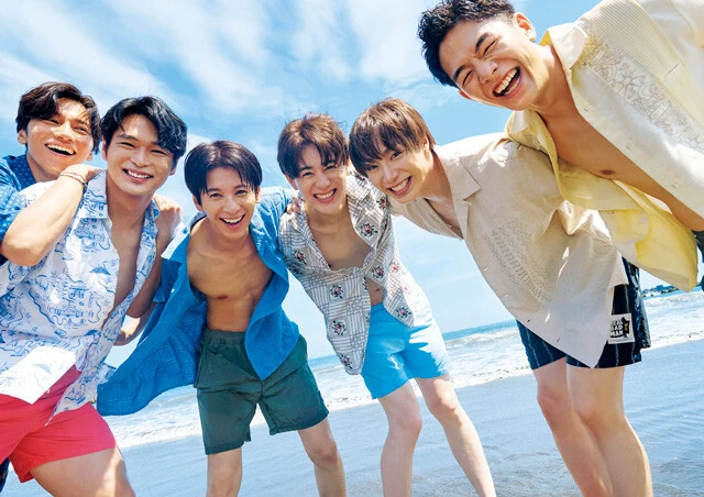 秋元康プロデュースの平均年齢36.5歳の新人グループ・SHOW-WA初の写真集がついに発売!「どんな時でも楽しめる6人、控えめに言って最高でした」