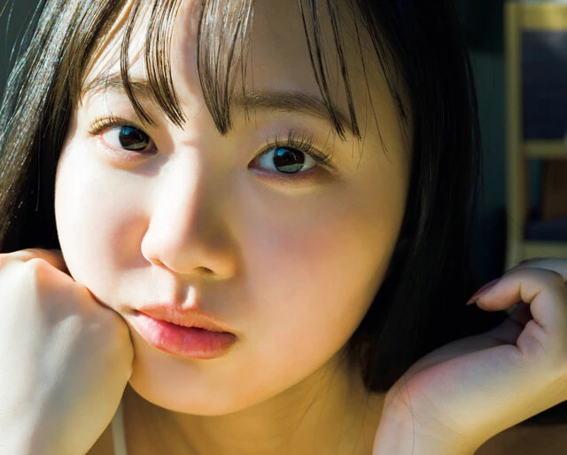 癒やし系のルックスと美肌。土田優空（ゆあ）は冷蔵庫を軽々と......「グラビア界のテッペンを目指します！」