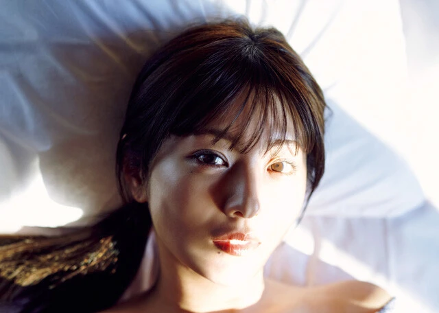 地方局アナの白戸ゆめのが華麗に転身!!　大人ムーディな週プレ初撮り下ろし！「一番の見どころは肩甲骨周りの美しさです（笑）」