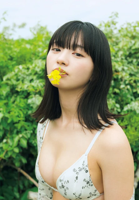 『週刊プレイボーイ』のグラビアに登場した蒔埜ひな