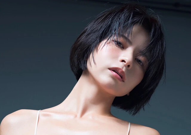 "令和のM字クイーン"紅羽祐美がついにフルヌードに!「お風呂に入った後、私の乳首、めちゃくちゃピンクなんですよ」