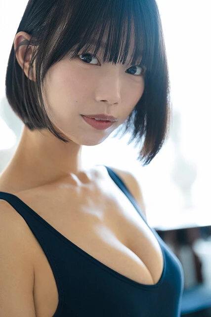 夏目綾デジタル写真集『my color』より