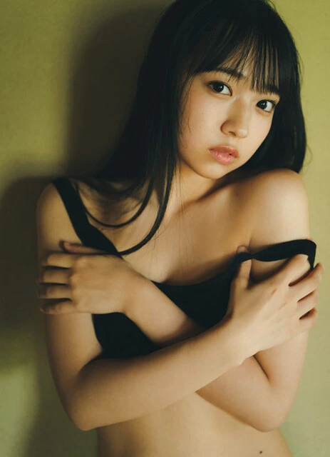 『週刊プレイボーイ』のグラビアに登場した入間ゆい