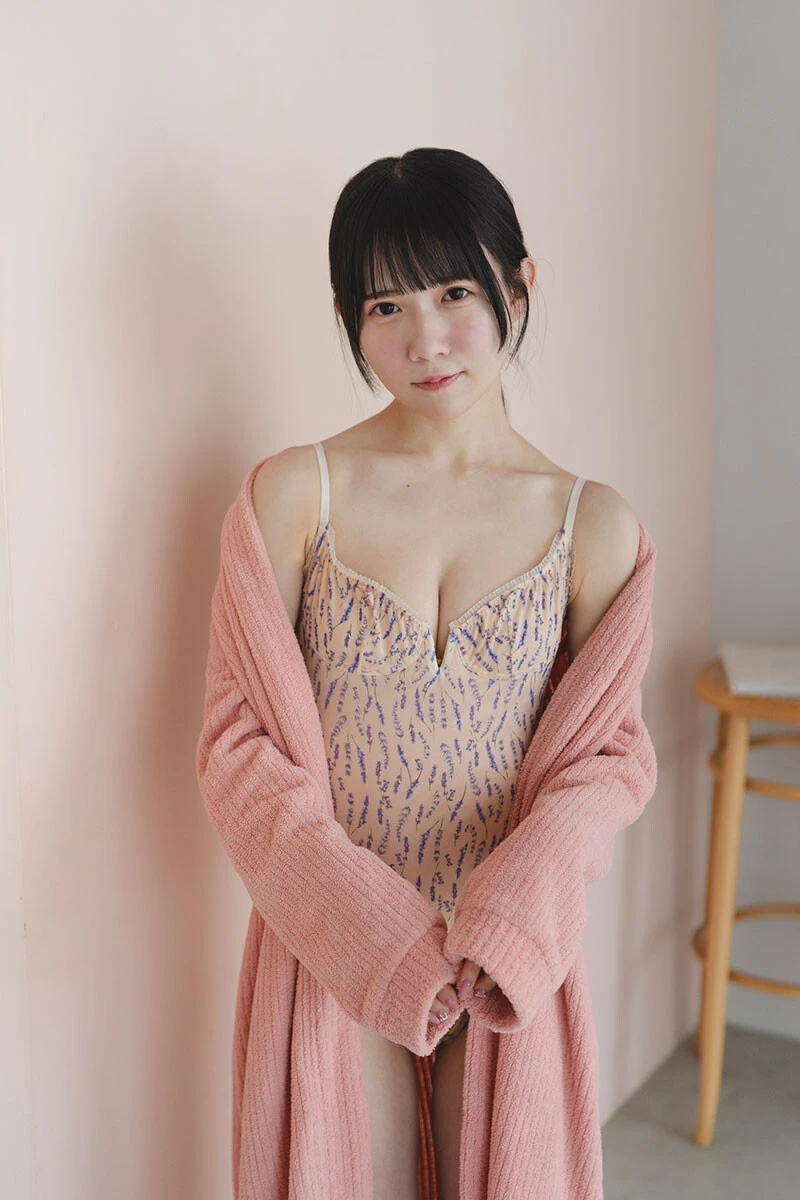 デジタル写真集をリリースした新居歩美