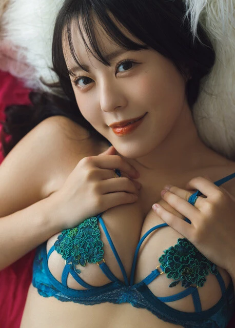 『週刊プレイボーイ』のグラビアに登場した音羽美奈