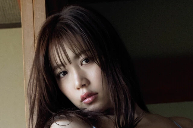 B96 W68 H100の見事なボディと愛嬌あふれる"ポンコツ"キャラで人気の宮川みやび「ライブ配信の真っ最中にチ○ビを出しちゃいました」......!?