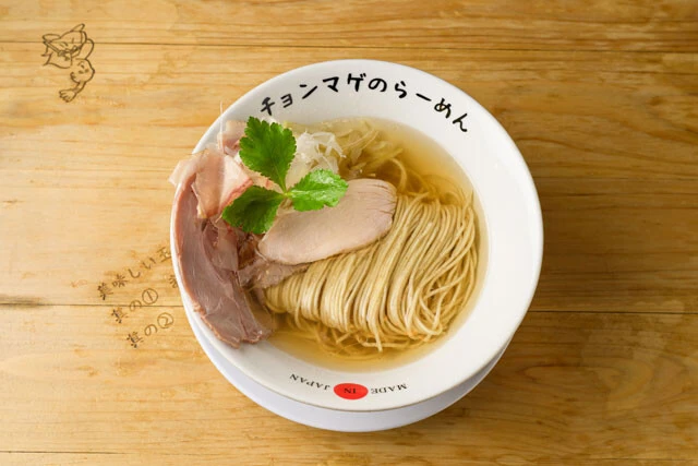 らーめん零・塩（890円）＊税込／土佐の鰹節とヒダカ昆布でとった和風出汁に六種の塩で作った返しを加えた定番の塩ラーメン