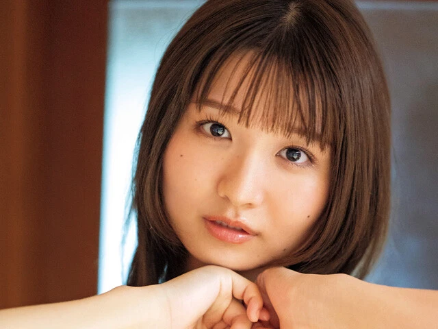 芸人とのコラボネタがバズりまくる現役ビールの売り子グラドル・倉沢しえり「病院の先生にお願いして取り外しできるギプスで撮影に臨みました（笑）」