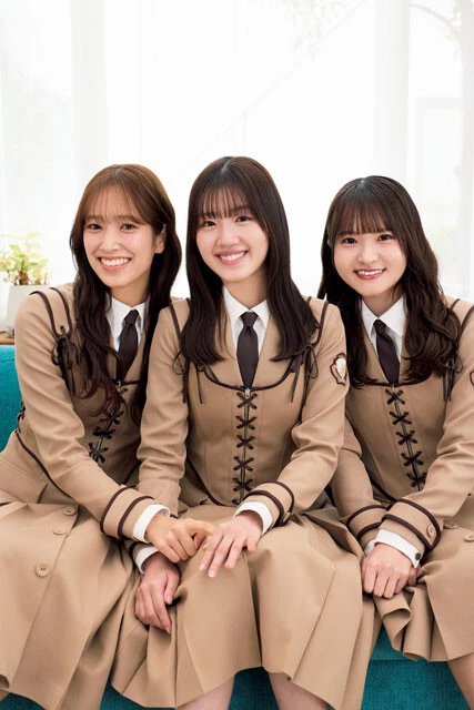 （左から）佐々木久美、佐々木美玲、高瀬愛奈