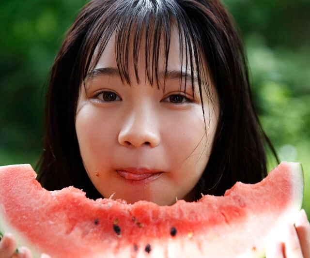 デジタル写真集『無防備』(撮影/松岡一哲)より