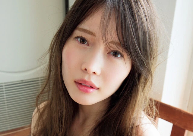 天然バスト100cmの超絶ミラクルボディの持ち主、白川愛梨「なんというか、気づいたらこういうカラダになってたんです」