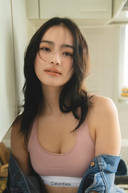 本人が一番お気に入りに選んだカルバンクラインを着用したシーン。デジタル写真集の表紙にも採用された