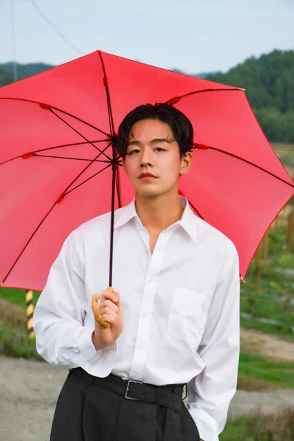 アンニュイな姿も決まる癒し系の井筒