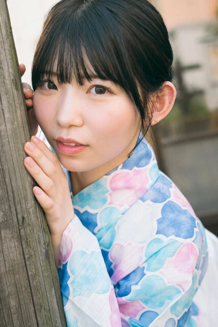 長月あおいデジタル写真集『あおい。』を仲良しの声優・飯田ヒカルさんに読んでもらう特別企画！　「私しか見られないと思っていたかわいい顔が世間に出されてしまって悔しいです」