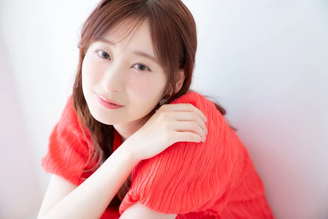 人気声優・山下七海が語る多幸感に満ちたデジタル写真集の裏話「母からの教えで、落ち込んだ日にお花を買って帰る習慣があるんです」