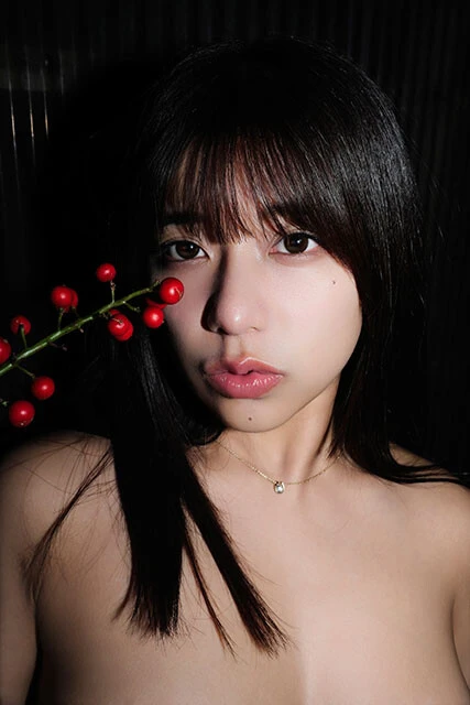 【デジタル限定】川越にこ写真集『八丈島純情』　(C)笠井爾示／週刊プレイボーイ