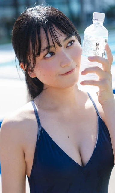 【デジタル限定】苺ひな写真集『いちごとひな』　(C)HIROKAZU／週刊プレイボーイ