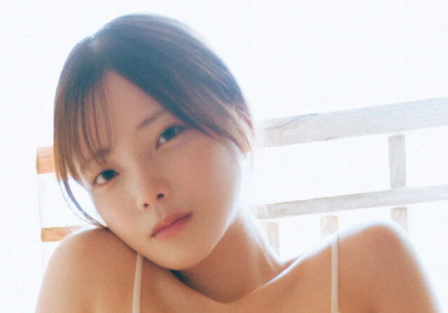 新谷姫加が3年ぶりに五島列島・福江島でロケを敢行！「私のお母さんがやっているスナックで写真集の打ち上げをしました！」