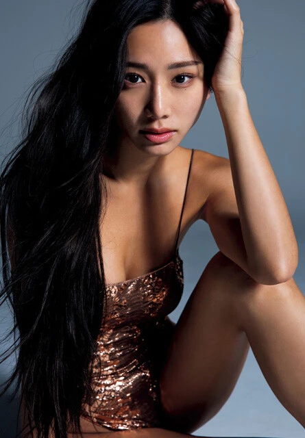 唯一無二の存在感の斎藤恭代　『月刊斎藤恭代』（5月9日〈金〉発売予定・講談社）から