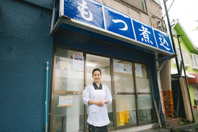 店主のプライベートショット。割烹着からのギャップがたまらない！